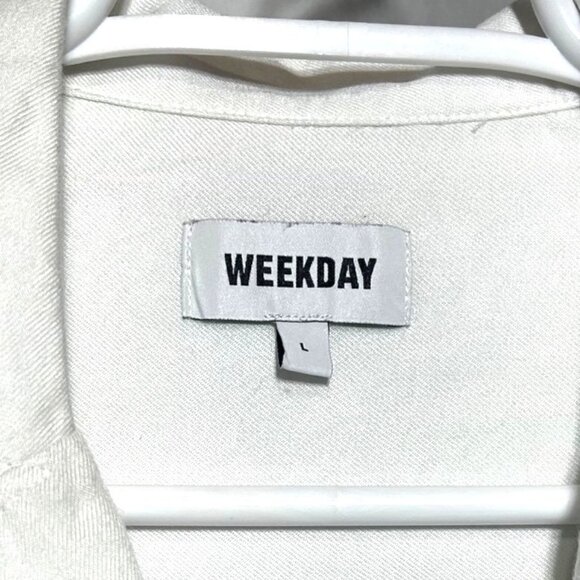 Viscose Relaxed White Button-Up Shirt With Pockets By Weekday, Size Large Women’ - Picture 3 of 7